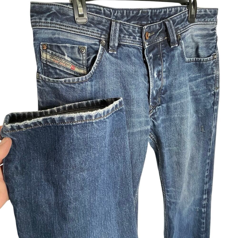 DIESEL Men’s Larkee Regular Straight Fit Jeans Dark Distressed Wash 33 - Picture 3 of 8